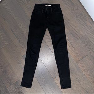Black Levi’s 710 Super Skinny Jeans
